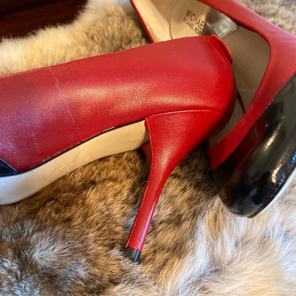 NWOT Michael Kors leather pump - Picture 6 of 6